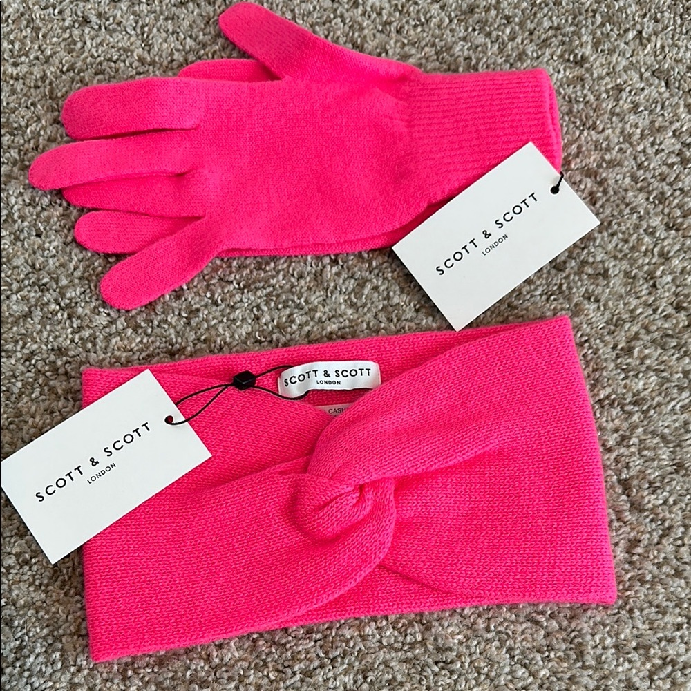 Scott & Scott Pink Gloves and Headband Set
